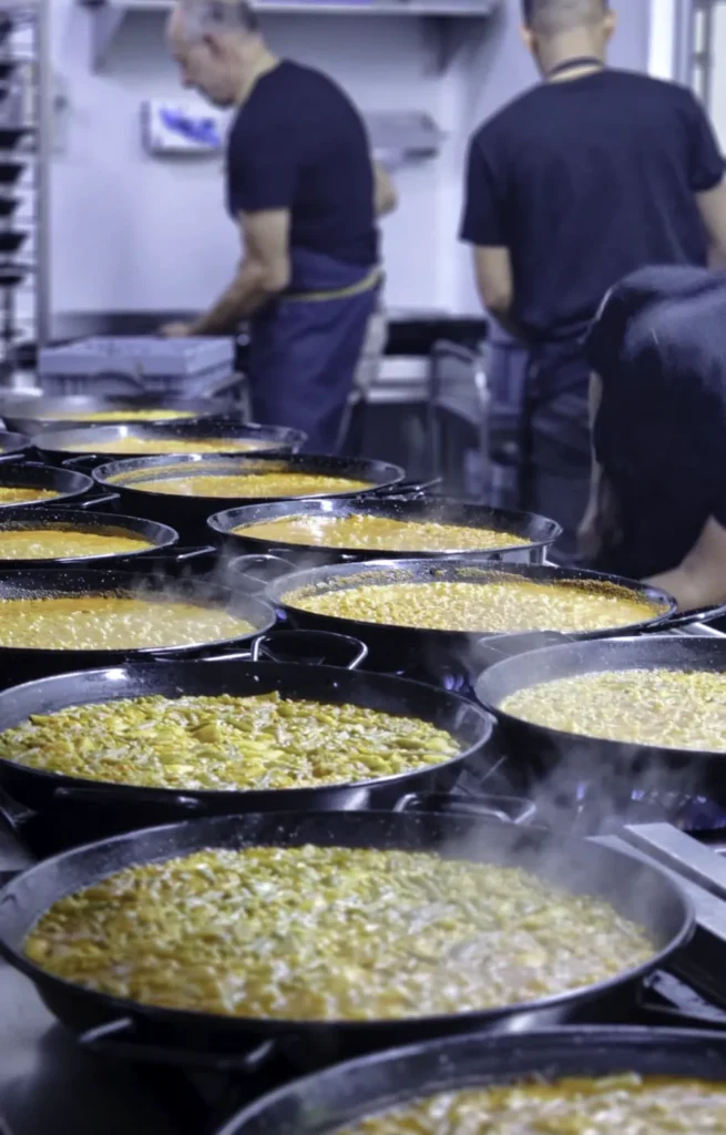 Arroces, paellas y fideuás empanadillas caseras La Casa de las Brasas